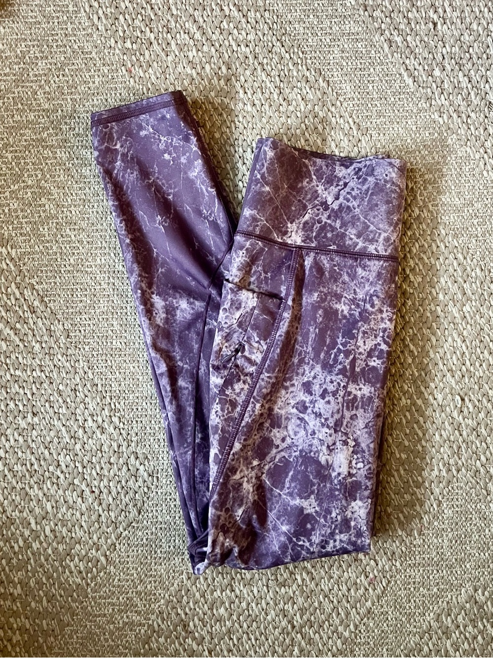 Marble-Print High-Rise Purple Leggings with Side Pocket